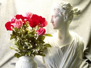 Preview wallpaper roses, flowers, bouquet, vase, bust