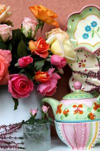 Preview wallpaper roses, flowers, bouquet, vase, tableware