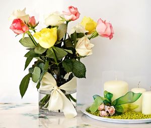 Preview wallpaper roses, flowers, bouquet, bow, vase, candle