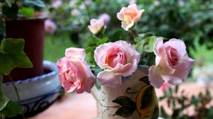 Preview wallpaper roses, flowers, bouquet, vase, sharpness