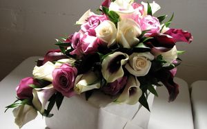 Preview wallpaper roses, flowers, calla lilies, bouquet, decoration, stand