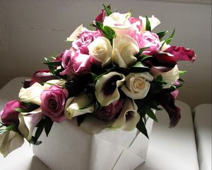 Preview wallpaper roses, flowers, calla lilies, bouquet, decoration, stand