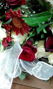 Preview wallpaper roses, flowers, flower, ribbon, lying