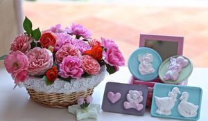 Preview wallpaper roses, flowers, garden, basket, cloth, crafts