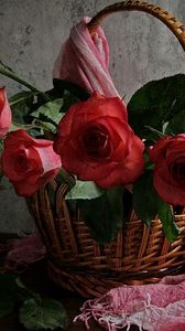 Preview wallpaper roses, flowers, leaves, trash, tippet, table, wall