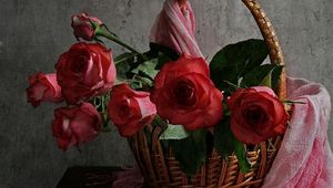 Preview wallpaper roses, flowers, leaves, trash, tippet, table, wall