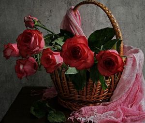 Preview wallpaper roses, flowers, leaves, trash, tippet, table, wall