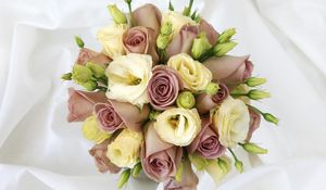 Preview wallpaper roses, flowers, lisianthus russell, bouquet, decoration