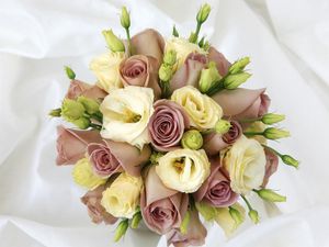 Preview wallpaper roses, flowers, lisianthus russell, bouquet, decoration
