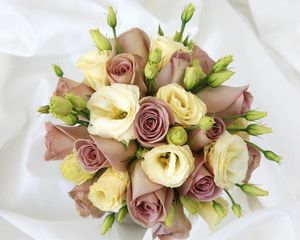 Preview wallpaper roses, flowers, lisianthus russell, bouquet, decoration