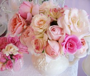 Preview wallpaper roses, flowers, vase, bouquet, table, tableware