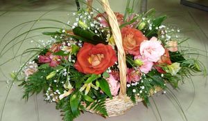 Preview wallpaper roses, gypsophila, alstroemeria, greens, basket, decoration