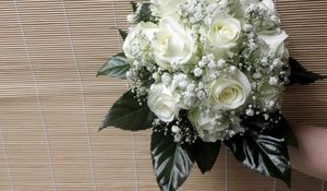 Preview wallpaper roses, gypsophila, bouquet, leaves, background, hand