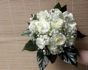 Preview wallpaper roses, gypsophila, bouquet, leaves, background, hand