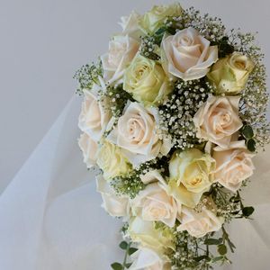 Preview wallpaper roses, gypsophila, bouquet, tenderness