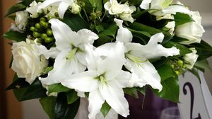 Preview wallpaper roses, lilies, bouquet, composition