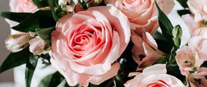 Preview wallpaper roses, lilies, flowers, bouquet