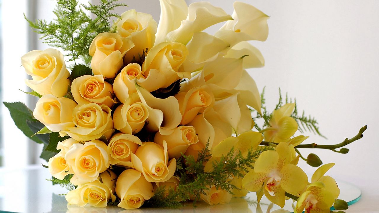 Wallpaper roses, lilies, flowers, bouquet, branches, glass, beauty