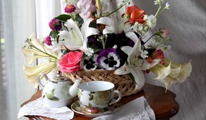 Preview wallpaper roses, lilies, pansies, flower, basket, table, tea