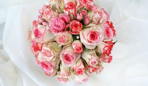 Preview wallpaper roses, lisianthus russell, bouquet, decoration, tenderness