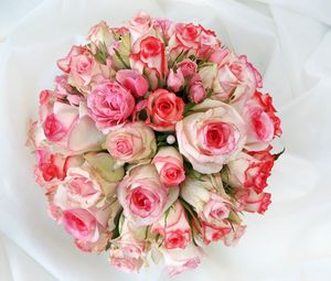 Preview wallpaper roses, lisianthus russell, bouquet, decoration, tenderness