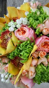 Preview wallpaper roses, lisianthus russell, color, composition, flavor