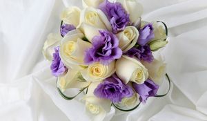 Preview wallpaper roses, lisianthus russell, flowers, bouquet, decoration