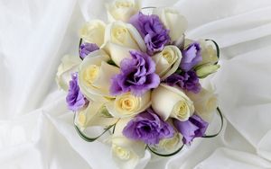 Preview wallpaper roses, lisianthus russell, flowers, bouquet, decoration