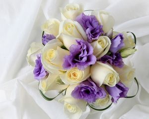 Preview wallpaper roses, lisianthus russell, flowers, bouquet, decoration