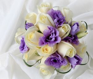 Preview wallpaper roses, lisianthus russell, flowers, bouquet, decoration