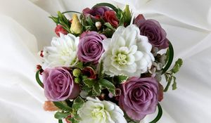 Preview wallpaper roses, lisianthus russell, flowers, bouquet, decoration