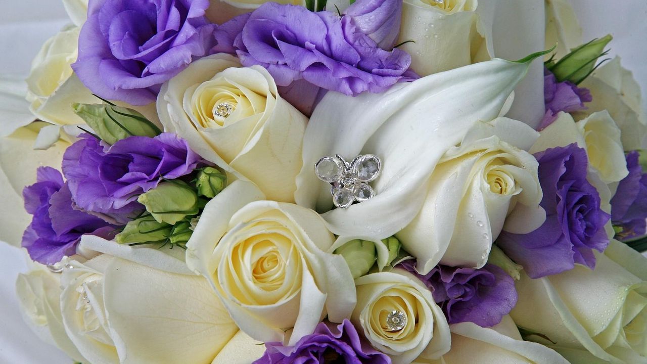 Wallpaper roses, lisianthus russell, flowers, bouquet, drops, decorations