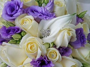 Preview wallpaper roses, lisianthus russell, flowers, bouquet, drops, decorations