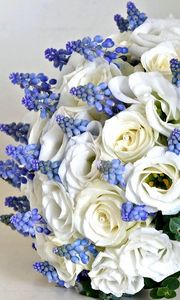 Preview wallpaper roses, lisianthus russell, muscari, beads, flowers, bouquet