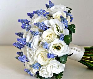 Preview wallpaper roses, lisianthus russell, muscari, beads, flowers, bouquet