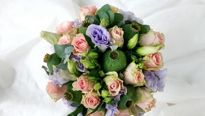 Preview wallpaper roses, lisianthus russell, poppy, pods, bouquet