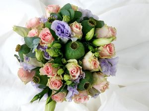 Preview wallpaper roses, lisianthus russell, poppy, pods, bouquet