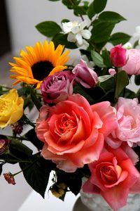 Preview wallpaper roses, sunflowers, jasmine, flowers, bouquets, composition, vase