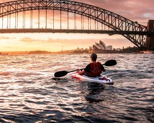 Preview wallpaper rowing, helmet, bridge