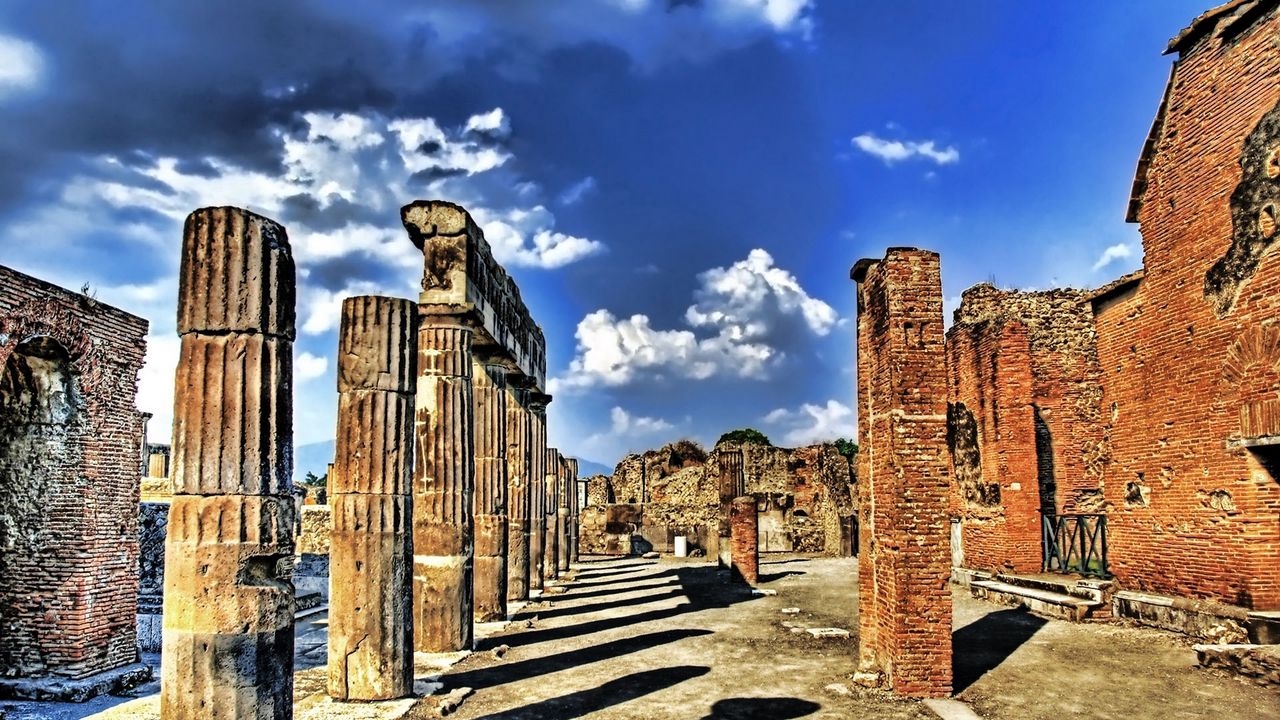 Wallpaper ruins, columns, sky