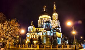 Preview wallpaper russia, kharkiv, cathedral, evening, lights, city