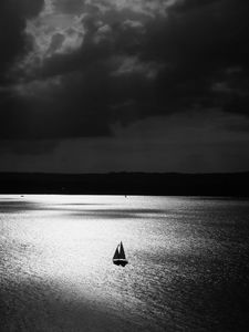 Preview wallpaper sail, lonely, night, bw