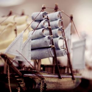 Preview wallpaper sails, ship, boat, wooden toys