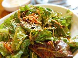 Preview wallpaper salad, leaves, sauce