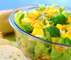Preview wallpaper salad, vegetables, bread