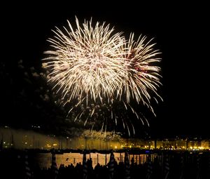 Preview wallpaper salute, fireworks, sky, dark