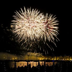 Preview wallpaper salute, fireworks, sky, dark