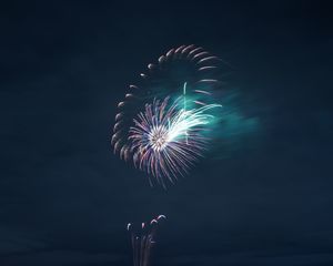 Preview wallpaper salute, fireworks, sparks, rays, sky, night