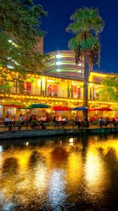 Preview wallpaper san antonio, texas, cafe, people, reflection, evening