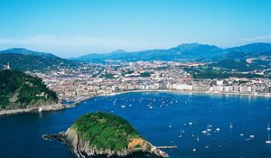 Preview wallpaper san sebastian, island, sea, ocean, buildings, greenery